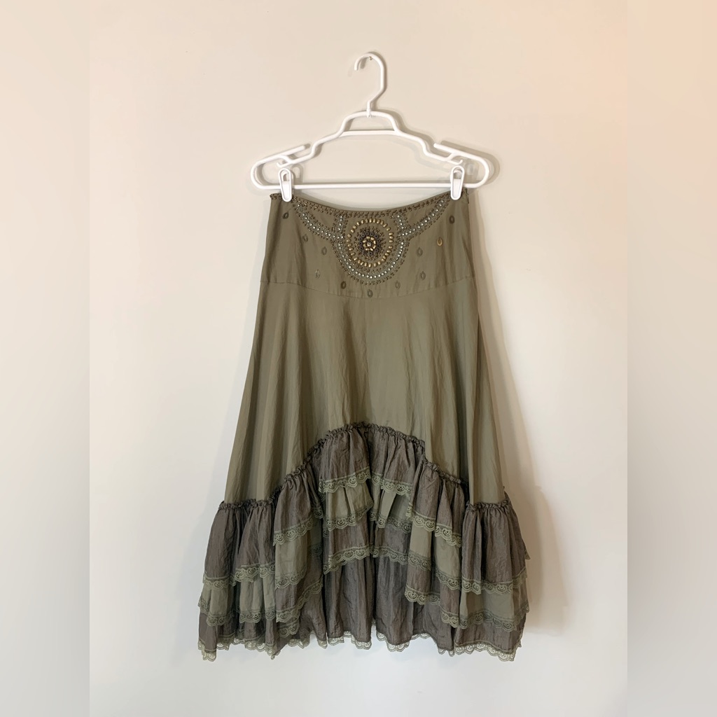 Women’s Vintage Skirt Size Smallforest Green. Embellished Waist. Ruffles.